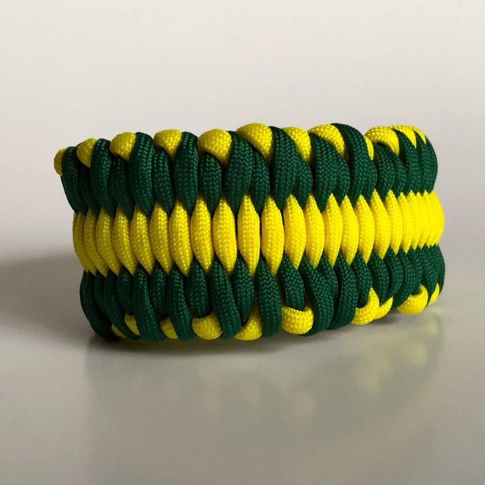 Dragons tongue paracord bracelet